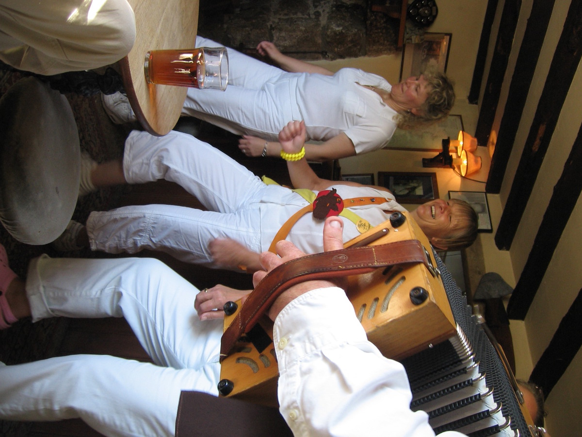 Silent clogging at the Rugglestone Inn, Widecombe